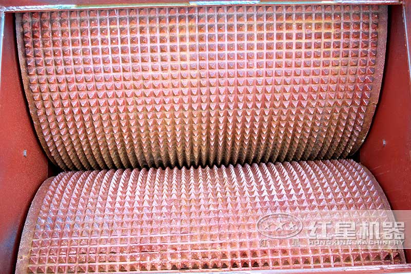 對輥破碎機輥皮耐用，幾乎沒有易損件