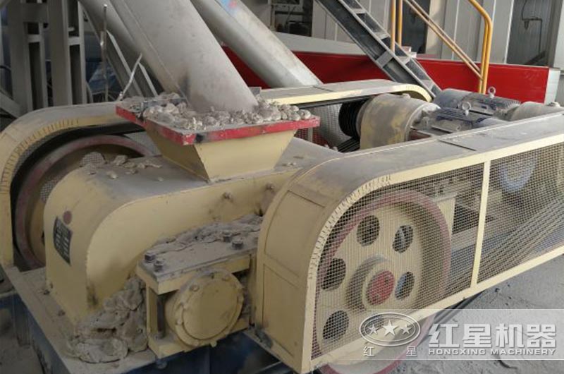 關于對輥式破碎機，客戶常問的5個問題（紅星老師傅實地講解）